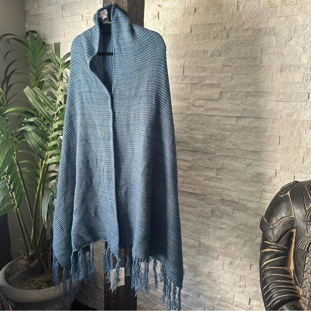 LULAROE “Mimi” Blue Tassel Poncho Cape One Size New with Tags